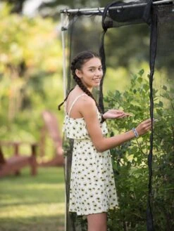 Storm Proof Crop Cage, Large -The Garden Shop 8592463 105 tif