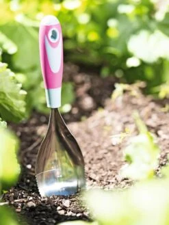 Dirty Little Digger™ -The Garden Shop 8594982 9961 tif