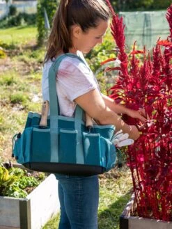Gardener's Puddle-Proof Tote -The Garden Shop 8595203 0131