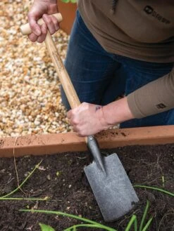 Gardener’s Lifetime Perennial Spade With Short T-Handle 9 Gardener’s Lifetime Perennial Spade With Short T-Handle -The Garden Shop 8600310 3318 tif